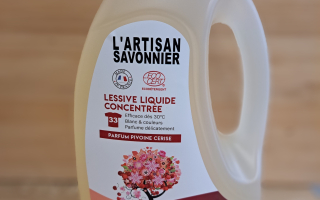 LESSIVE LIQUIDE CONCENTRÉE PIVOINE CERISE 1.5L