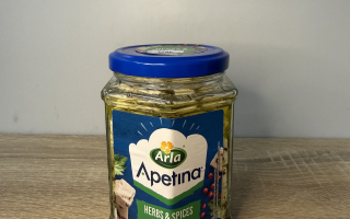 Dès de fromage à l'huile et aux aromates