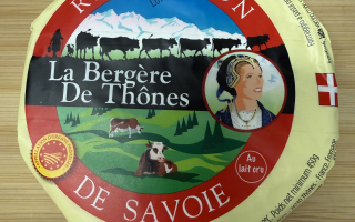 Reblochon de Savoie entier LAIT CRU