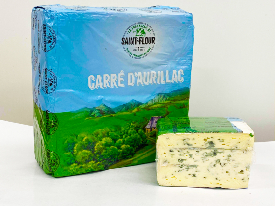 Carré d'Aurillac : fromage à la pâte persillée. – Les Saveurs du Cantal